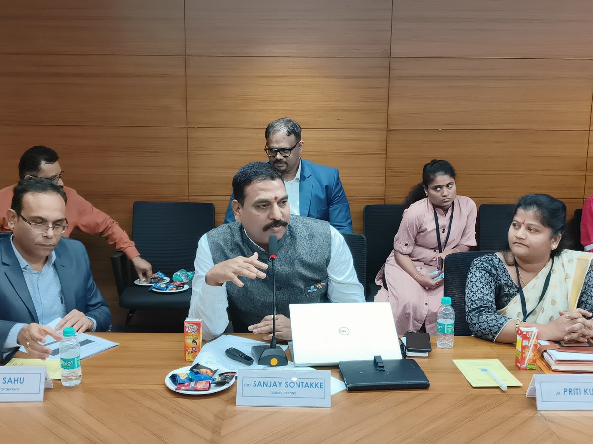 GroupSadhav's tweet photo. It's always a great feeling engaging with stakeholders. On this occasion a workshop on Green Port Initiative was organised by JNPA for awareness of Green Technology, Oil Spill Response and the Ports efforts towards becoming carbon neutral. Chaired by Dy. Chairman Umesh Wagh (IAS) https://t.co/UxgKv7AaOy