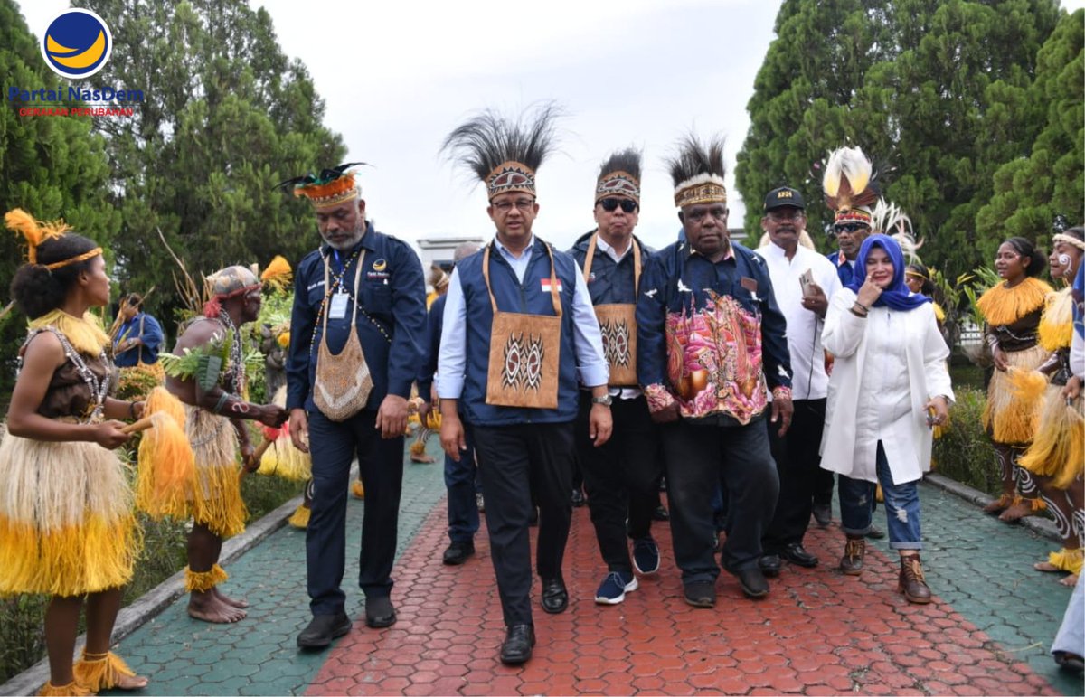 NasDem's tweet photo. Bakal Calon Presiden yang diusung Partai NasDem, Anies Rasyid Baswedan melakukan silaturahmi kebangsaan di Kabupaten Jayapura, Papua, Kamis (8/12). 

@aniesbaswedan https://t.co/EmL4CJMlFP