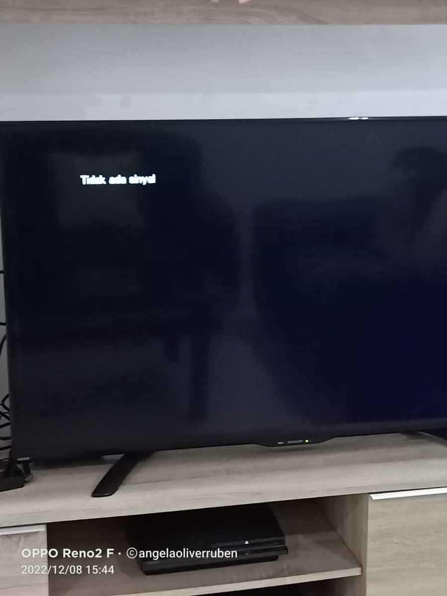 SuryaSH_'s tweet photo. @FirstMediaCares Tv tidak nyala dari tadi pagi tulisannya tidak ada sinyal https://t.co/LaYQROUfzu