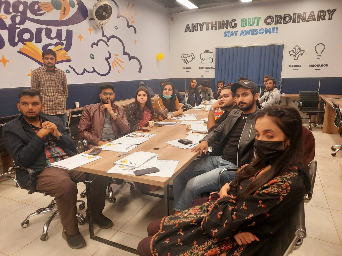 DirActionSkills's tweet photo. Students of @UMTOfficial gathered at our Head Office to learn about how to become a pro at #selling.

#SalesForce #DirAction https://t.co/LoovvMUmtV