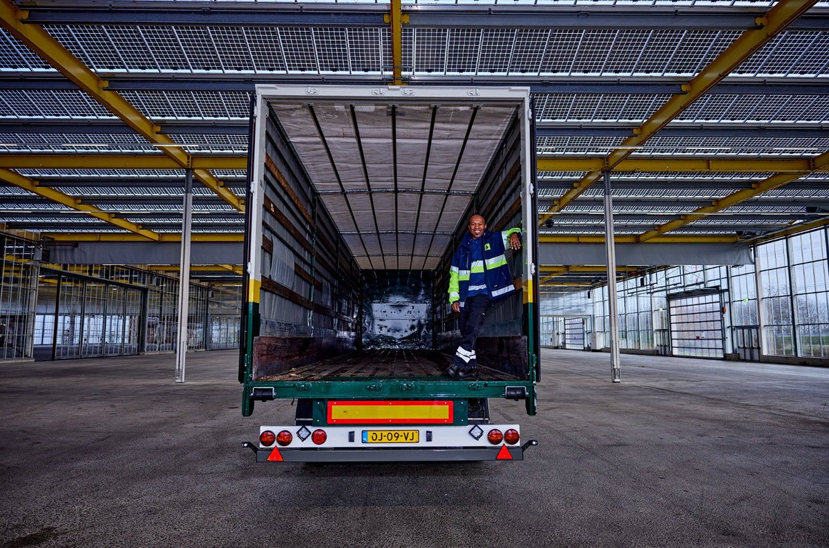 #DVC2022 Hoe leuk #vrachtwagenchauffeurs in het zonnetje met pop up tentoonstelling <a href="/WilliamRutten/">William Rutten</a>