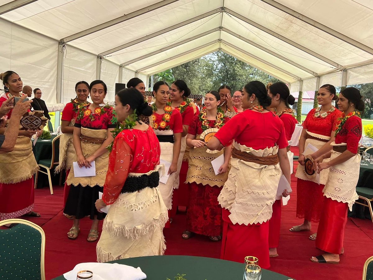 AnaseiniLasike's tweet photo. Luncheon at Palasi in honour of Tala 🇹🇴🫶🏻 !! #TongaNationalNetballTeam 
PC: Tonga Broadcasting Commission https://t.co/TFjbDUDIgn