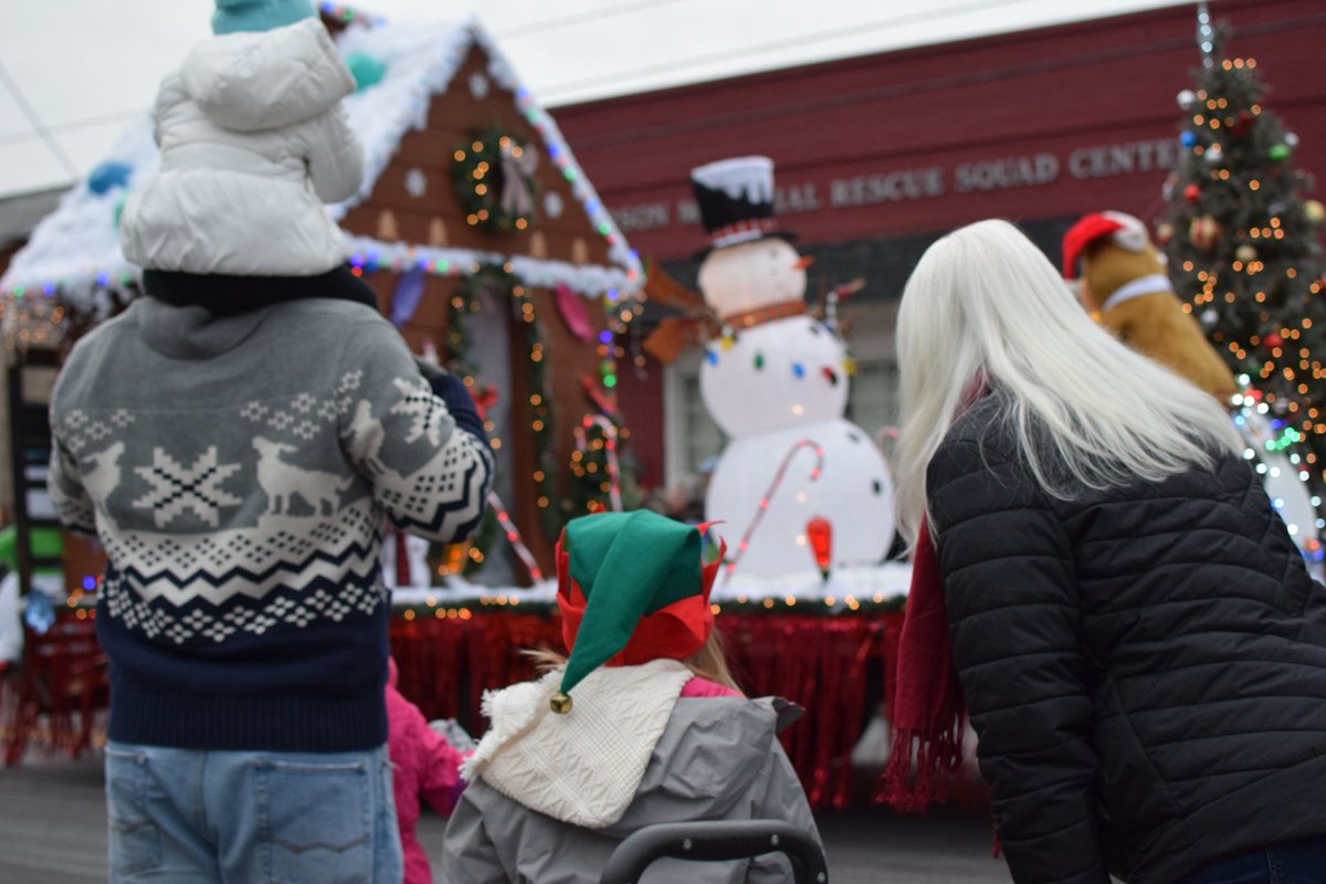 TownBuchananVA's tweet photo. Town of Buchanan Christmas Market &amp; Parade Day this Saturday Explore our Christmas Market 9 am - 3 pm Christmas Parade at 4 pm Festival of Lights 5:30 pm - 8:30 pm  Explore all of the locally owned businesses throughout Town SHOP STROLL &amp; DINE BUCHANAN VA 24066 https://t.co/vEiIgLmnhC