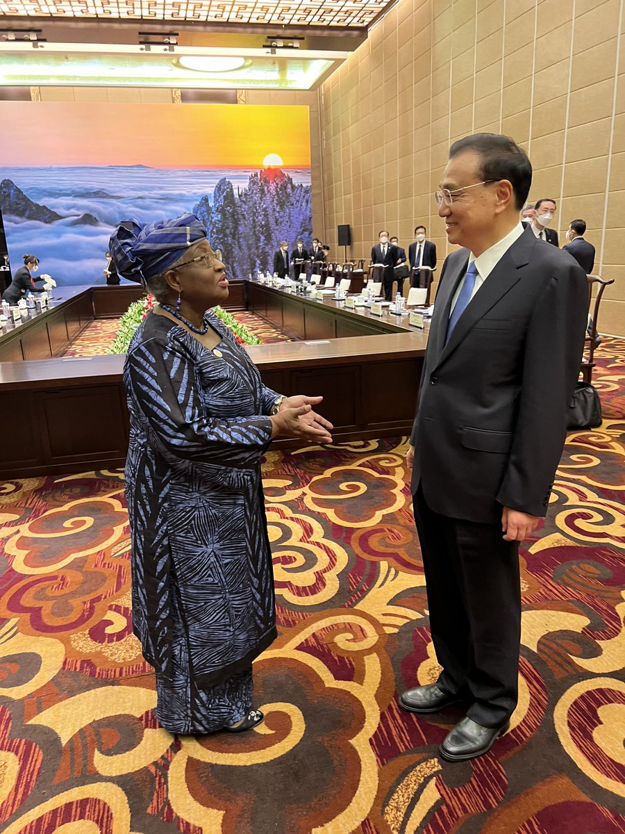 NOIweala's tweet photo. Kicking off the 1+6 meeting w/ Chinese Premier Li Keqiang &amp; International Organisations. At the @WTO bilateral meeting discussing fragmentation &amp; geopolitical tensions, subsidies &amp; level playing field issues, ratification of the Fisheries Subsidies &amp;SDR agreements &amp; digital trade https://t.co/3ZKTTjaykL
