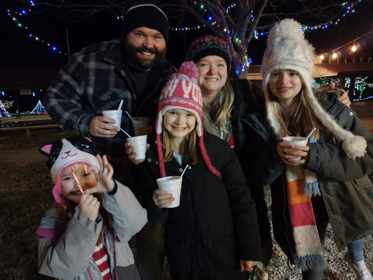 TownBuchananVA's tweet photo. Town of Buchanan Christmas Market &amp; Parade Day this Saturday Explore our Christmas Market 9 am - 3 pm Christmas Parade at 4 pm Festival of Lights 5:30 pm - 8:30 pm  Explore all of the locally owned businesses throughout Town SHOP STROLL &amp; DINE BUCHANAN VA 24066 https://t.co/vEiIgLmnhC