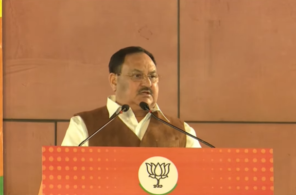 BJP4India's tweet photo. गुजरात की जनता, गुजरात के कार्��कर्ता व तमाम कार्यकर्ता जो हिमाचल प्रदेश और दिल्ली में कार्यरत रहे, उन्हें मैं तहे दिल से बहुत-बहुत बधाई देता हूंं और अभिनंदन करता हूं। 

- श्री @JPNadda https://t.co/12p8cihuvi