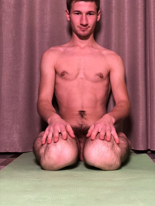 #нюдсочетверг 🤗 https://t.co/7VB8JKcREf