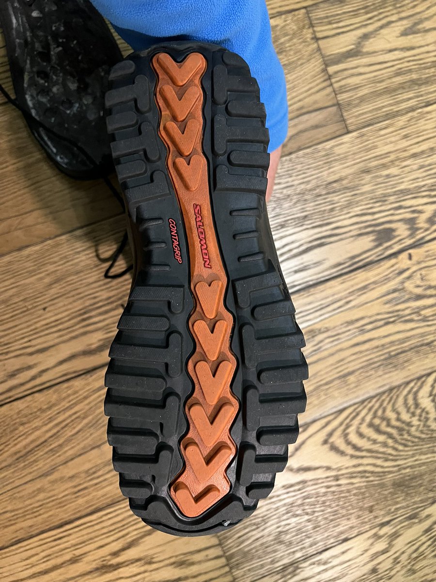 NotLechevalier's tweet photo. @SalomonSports is certainly the worse brand ever ! Do not have expect your shoes to last more than 2 years… they will vanish before… and Salomon will never admit is fault for wrong material #salomon #sport https://t.co/KtqLHsEn2U