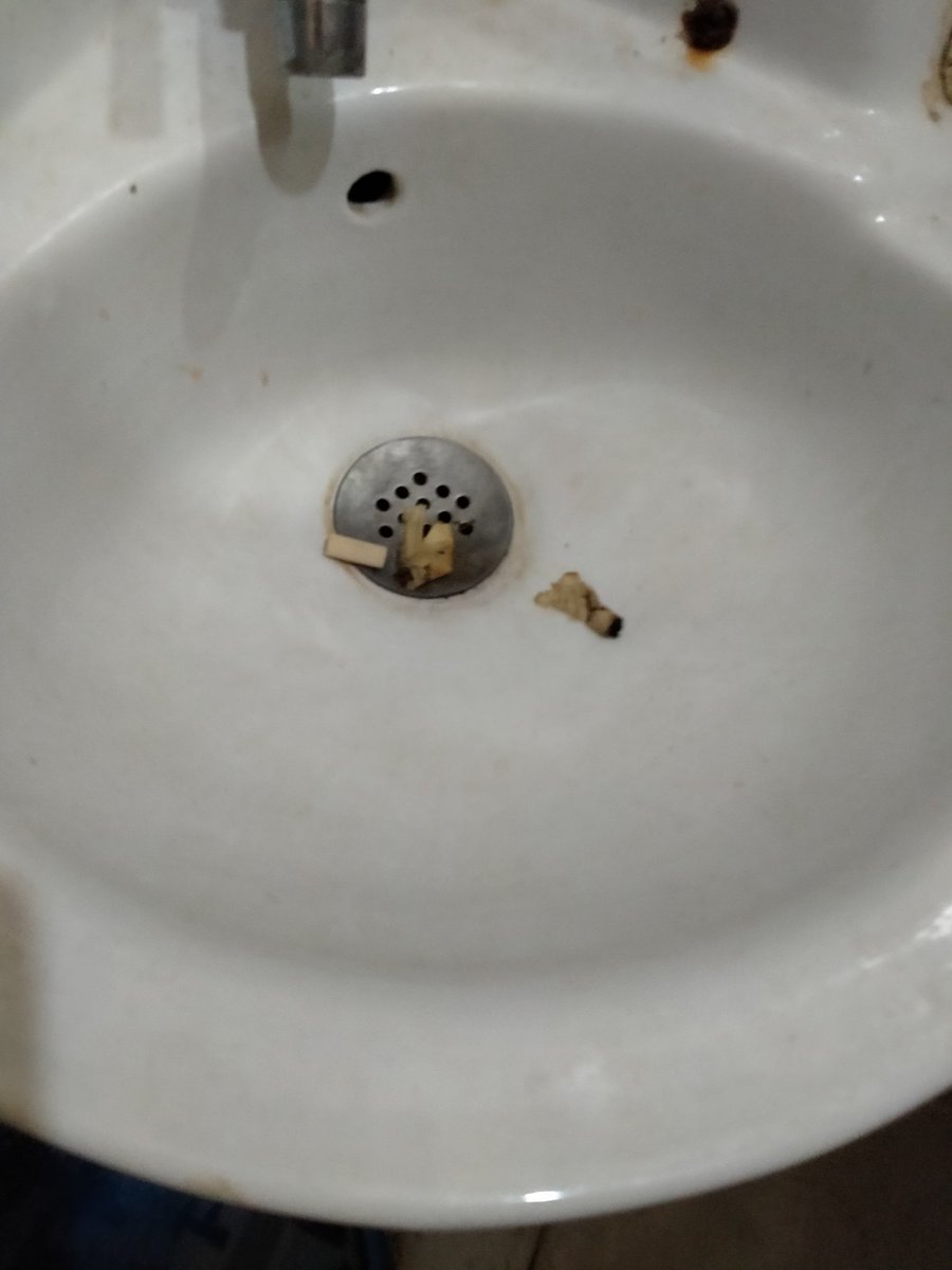 Shaan_777's tweet image. Such a rubbish refund policy @oyorooms have, 14 business days crossed but still no refund transfer till date. @oyorooms are such a beggar who always eat customer's money. #oyobeggar #oyofraud #oyocustomercare #oyosupport 😡😡😡😡😡😡😡😡😡😡😡😡😡😡😡😡😡😡