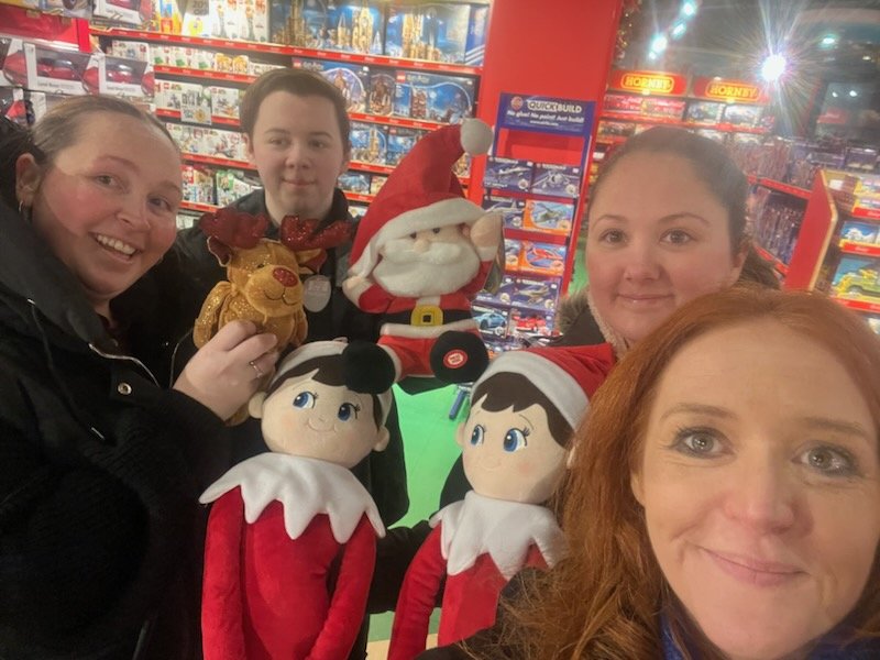 SLC_ELC's tweet photo. A fun filled team building morning with HNC Childhood Practice NEXT GEN in Glasgow completing fun tasks. A great morning had by all, although very chilly! #HNCChildhoodPractice #nextgen #fun #Christmas @MairiSlc @Angela_R_ELC @SlcJayne @SLCek https://t.co/URaOnLR7Hx