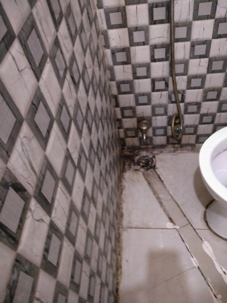 Shaan_777's tweet image. Such a rubbish refund policy @oyorooms have, 14 business days crossed but still no refund transfer till date. @oyorooms are such a beggar who always eat customer's money. #oyobeggar #oyofraud #oyocustomercare #oyosupport 😡😡😡😡😡😡😡😡😡😡😡😡😡😡😡😡😡😡