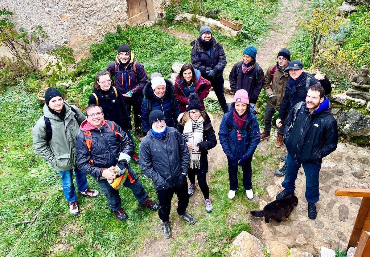 ManuelTHERY's tweet photo. #CytoMorphoLab scientific days were on ... compartmentalisation! LLPS, coacervates, liposomes, proteinosomes, polymersomes, open, closed, permeable... what do we need to make an artificial cell? Literature survey, debates, argumentations and good diners๐คค https://t.co/BcaC3tLV1A