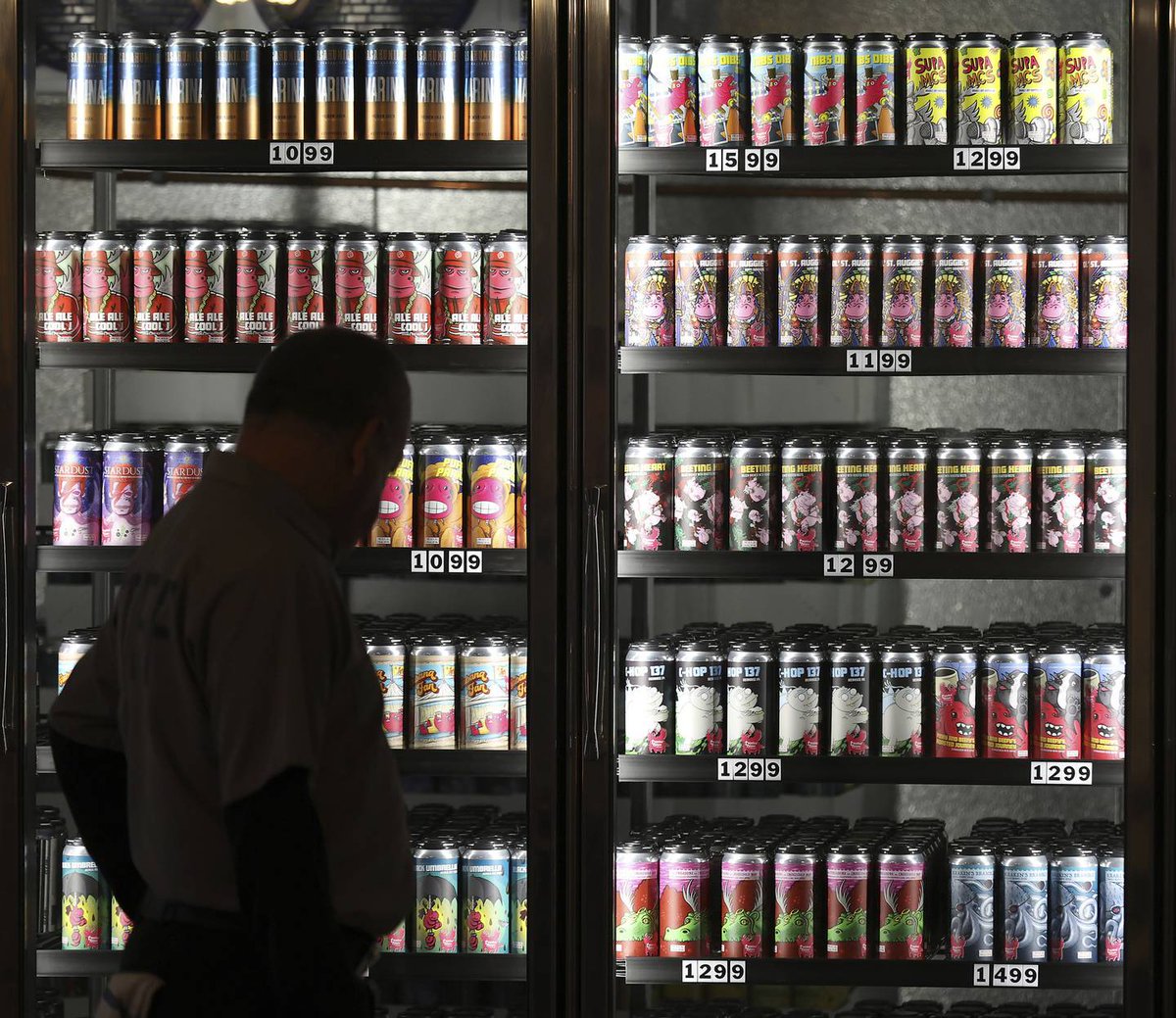 “There was a time in craft beer where the barrier to entry was low and people were rushing to get into it. Now when you see people fold up, it does give you pause to ask, ‘What’s going on?’”

The once-exuberant craft beer industry faces a reckoning. chicagotribune.com/dining/drink/c…