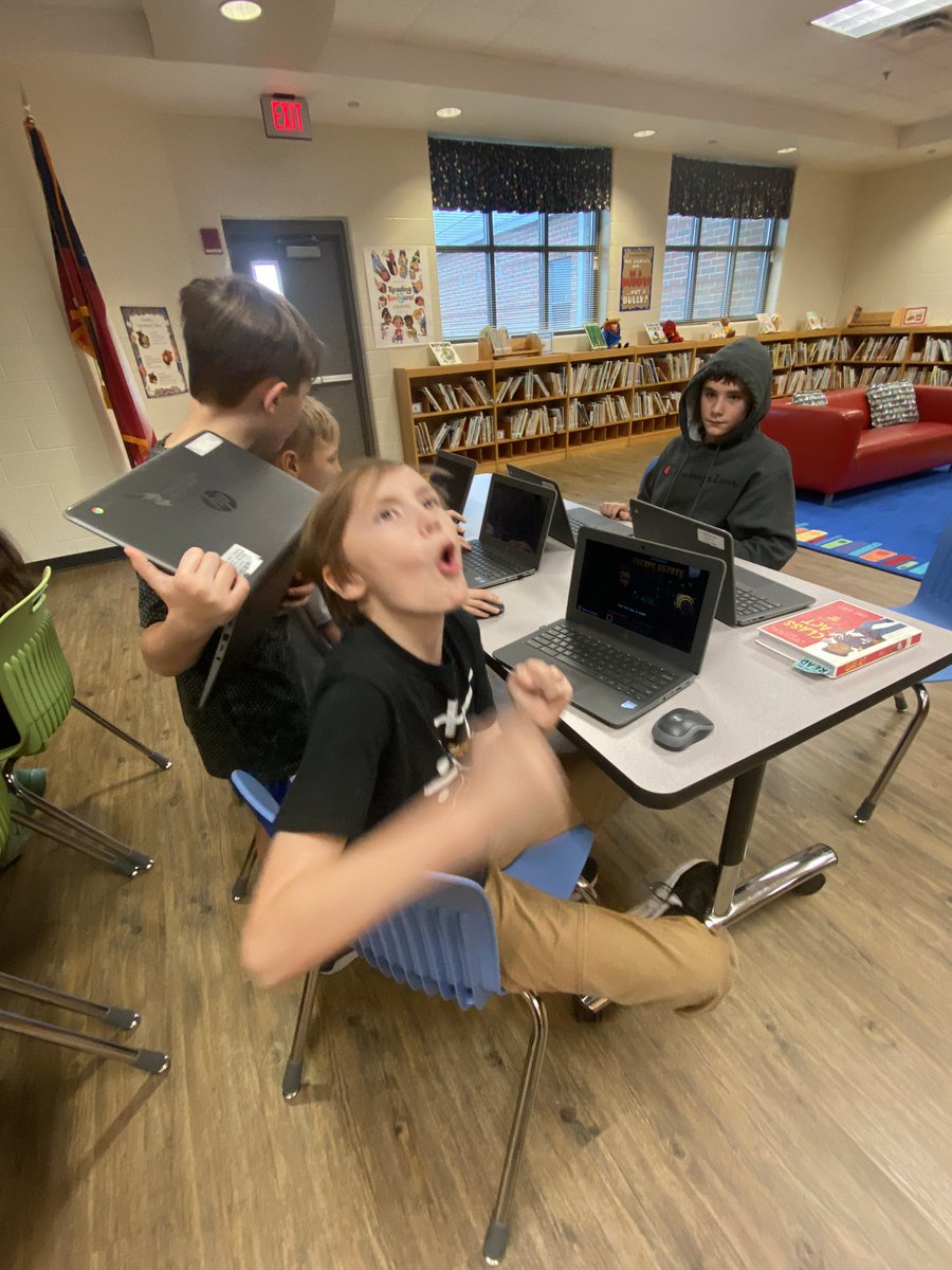 Rebecca Moore tweet media