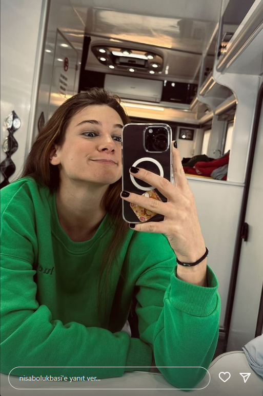 Magazin_Buradaa's tweet photo. Nisa Bölükbaşı 'nın set halleri 😍
#NisaBölükbaşı https://t.co/YD7kZf5tC4