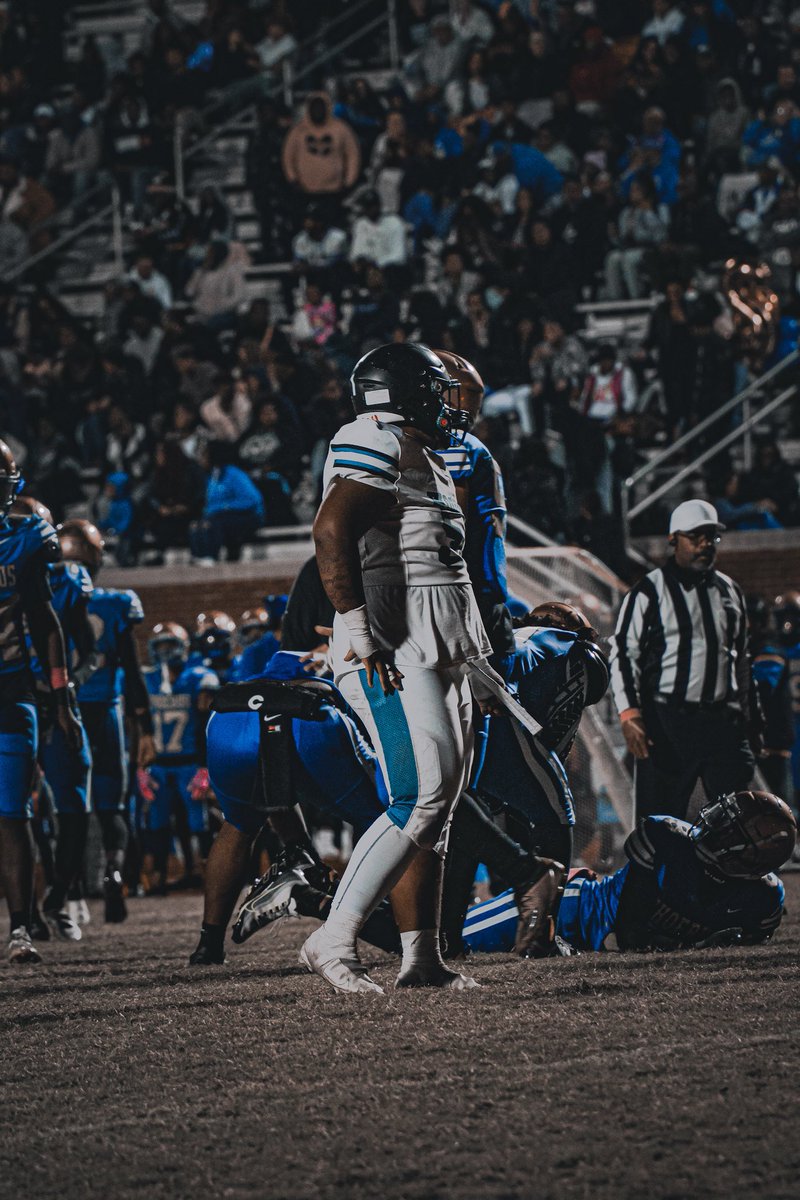 MandelJamiyah's tweet photo. Blessed to be named 2nd team All region defensive lineman 🙏🏾! @CoachJones90_ @Shinkmyers https://t.co/H860UateEE