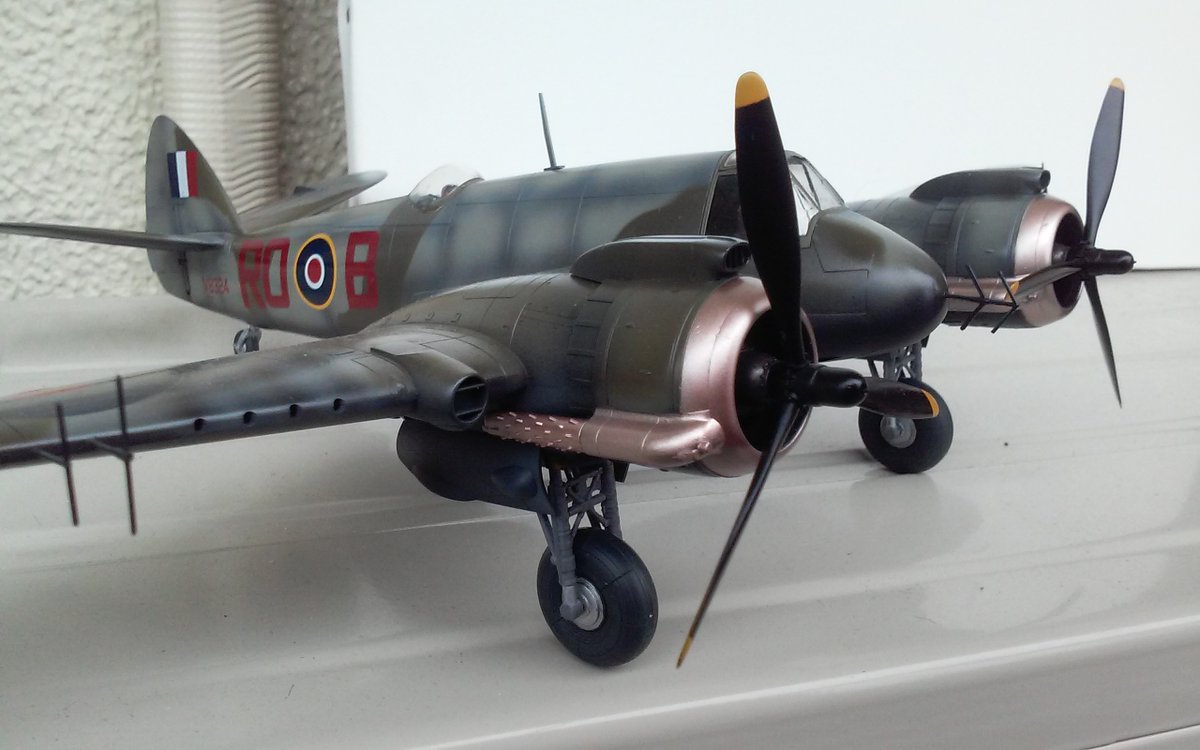 #スピットファイアの次におすすめすべき英国機コンテスト 
ボーファイターBristol Beaufighter #タミヤ 1/48
サクサクと組めるタミヤクオリティーなキットでした
この機体は夜間戦闘機バージョンですが、
次回はUボートハンターか雷撃型を作ってみたい(^^)/