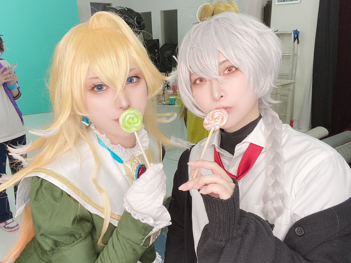 「自探索者 / コスプレネムと令子#袖1202 」|女将🐺❤️‍🔥4/1アコマルD17🥳通知❌のイラスト
