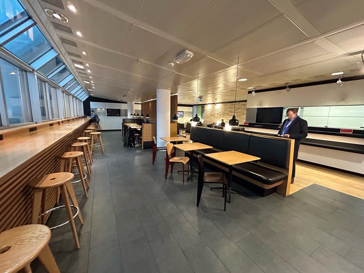 HofmannAviation's tweet photo. #loungevisit - @FlySWISS #senatorlounge @GeneveAeroport https://t.co/5ObphqkPyb