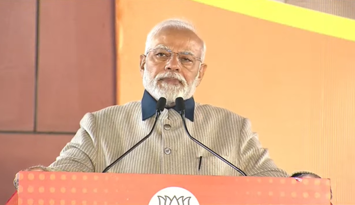 BJP4India's tweet photo. मैं सबसे पहले जनता जनार्दन के सामने नतमस्तक हूं।

जनता जनार्दन का आशीर्वाद अभिभूत करने वाला है।

श्री जेपी नड्डा के नेतृत्व में भाजपा के कार्यकर्ताओं ने जो परिश्रम किया है, उसकी खूशबू आज हम चारों तरफ अनुभव कर रहे हैं। 

- पीएम @narendramodi https://t.co/RQGWE7hkLA