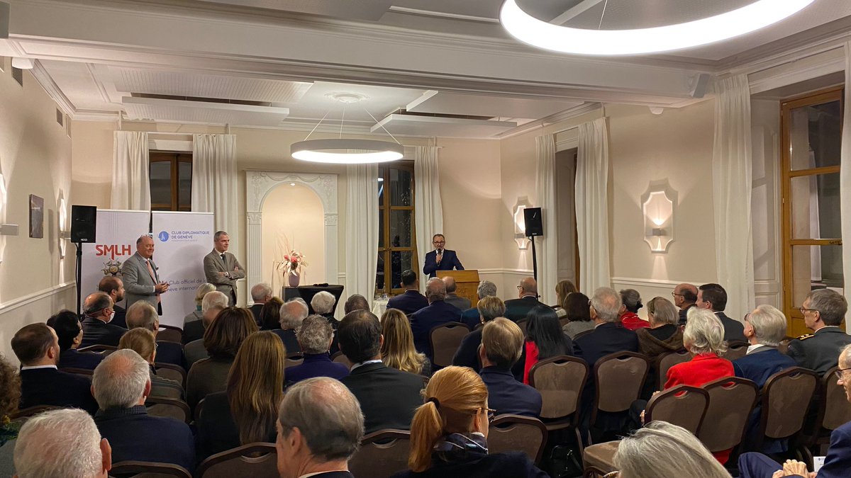 Club Diplomatique de Genève (@clubdiploge) on Twitter photo Merci à <a href="/JeromeBonnafont/">Jérôme Bonnafont</a>, Ambassadeur Représentant permanent de la France auprès de l’<a href="/UNGeneva/">United Nations Geneva</a> qui nous a offert un dialogue riche sur son livre "Diplomate, pour quoi faire ?".
✨Une belle manière de clore cette année 2022 remplie d’évènements aussi intéressants que diversifiés! Merci à <a href="/JeromeBonnafont/">Jérôme Bonnafont</a>, Ambassadeur Représentant permanent de la France auprès de l’<a href="/UNGeneva/">United Nations Geneva</a> qui nous a offert un dialogue riche sur son livre "Diplomate, pour quoi faire ?".
✨Une belle manière de clore cette année 2022 remplie d’évènements aussi intéressants que diversifiés!