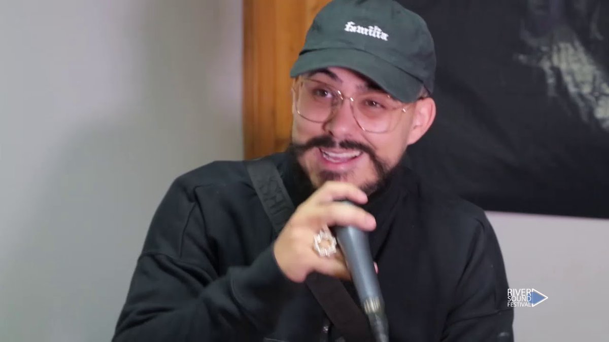 malacarasev's tweet photo. - COMO TE SIENTE POR SER ER NUEVO SELESIONADOR???
- PO NOSE BIEN SUPONGO https://t.co/IvKewLh2Fu