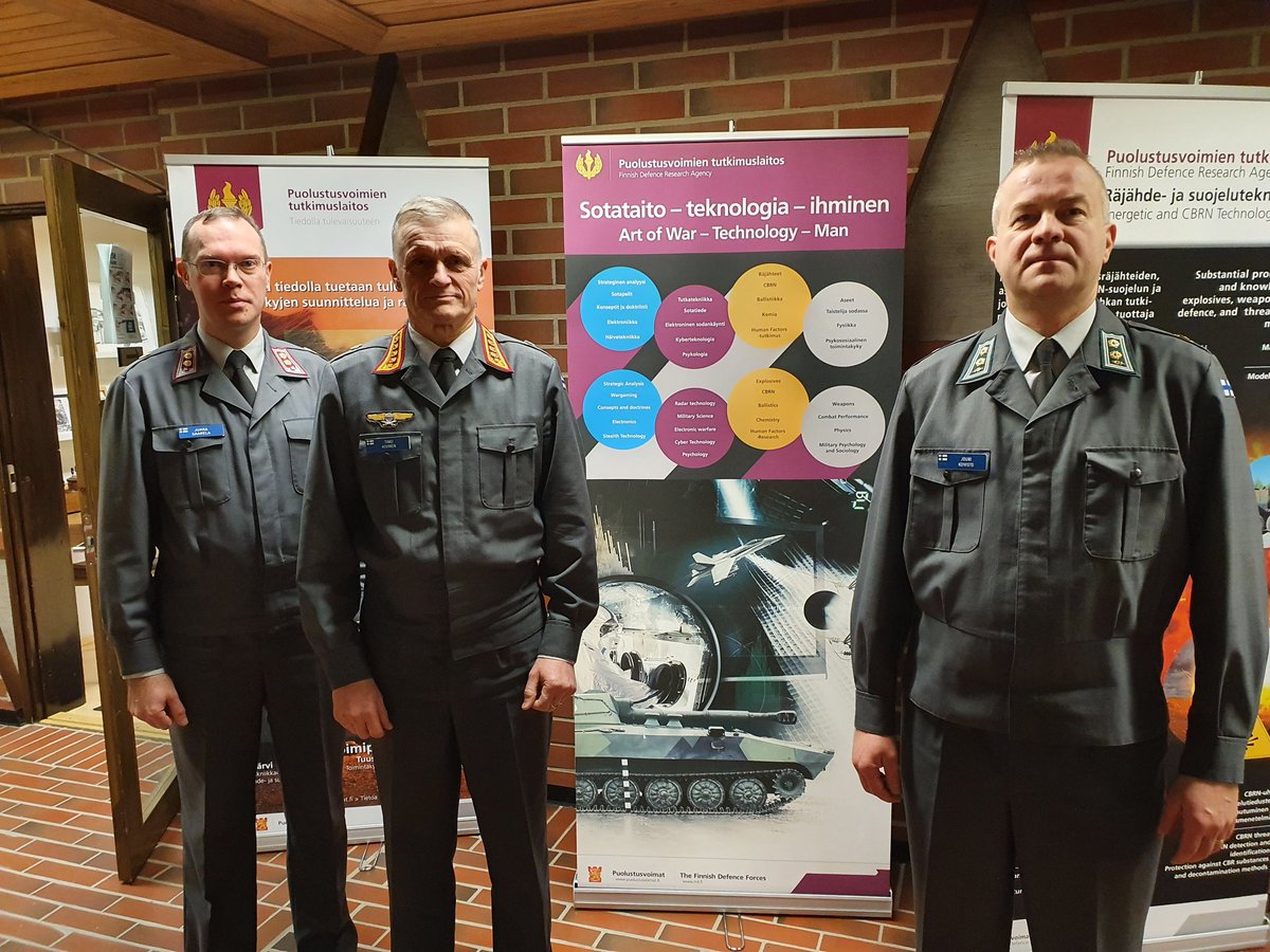 Tänään tarkastuskäynnillä Puolustusvoimien tutkimuslaitoksella ja Satakunnan lennostossa. Molemmissa joukoissa tehdään mittavasti työtä suomalaisten turvallisuuden eteen muuttuneessa maailmantilanteessa.