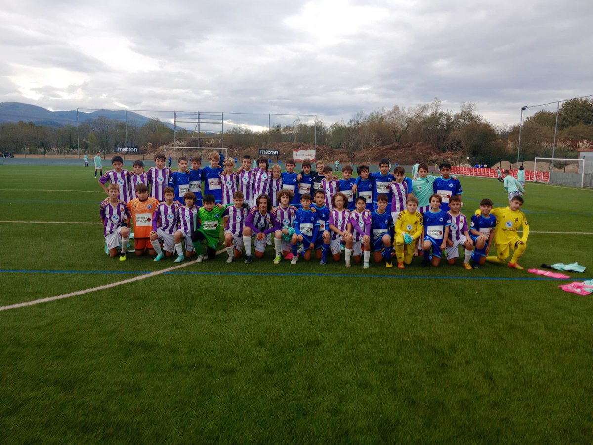 🏆 🔵 CANTERA 🔵 🏆 | 

Aquí os dejamos unas fotos de nuestros 2009 y 2010 que están estos días en Torrelavega disputando un fantástico torneo! Vamos azules! 💪🔵⚽️ #somosazules