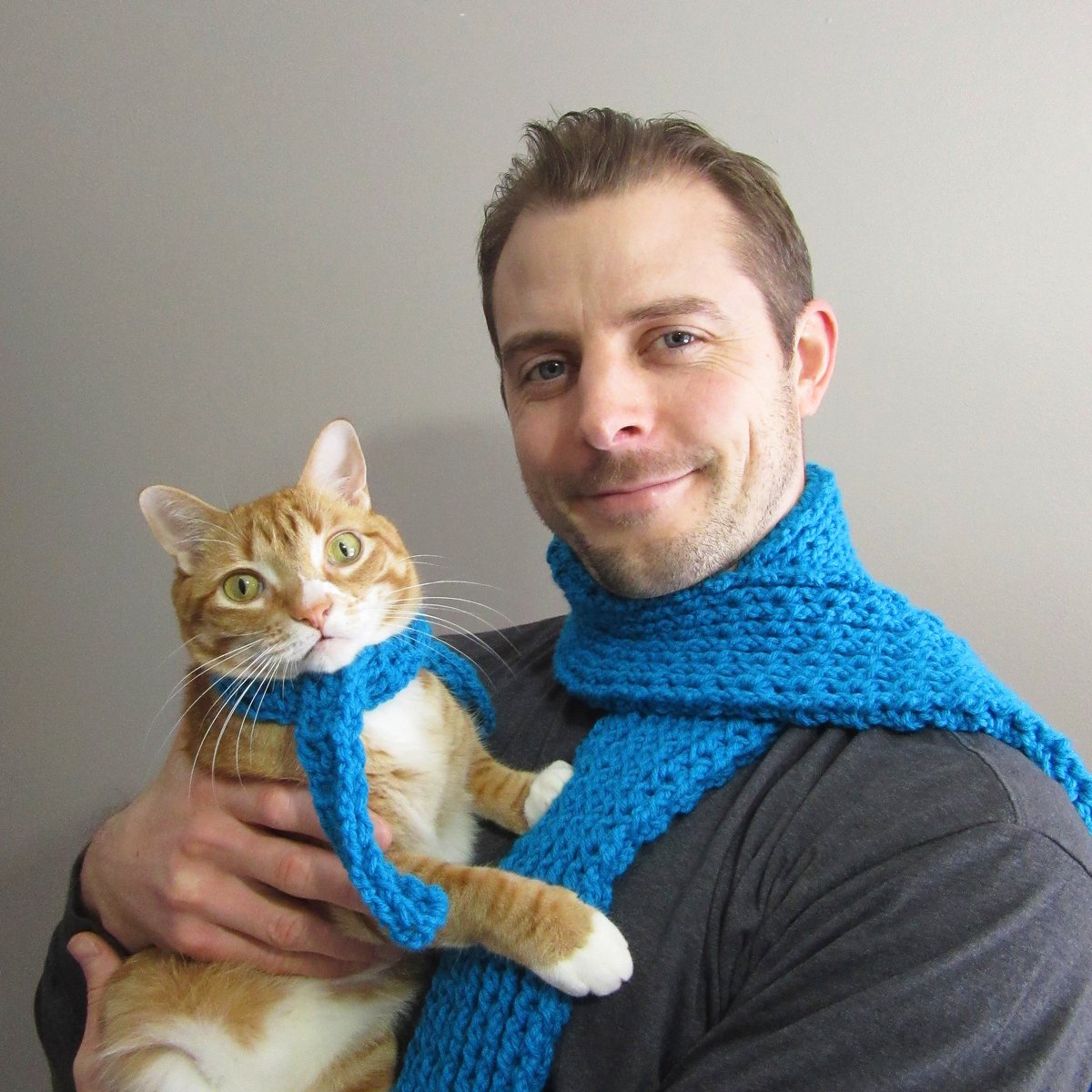 ColeTheBlackCat's tweet photo. How’s the weather where YOU live? ❄️

#winter #snow #cats #cold https://t.co/nkmndBU2Yt