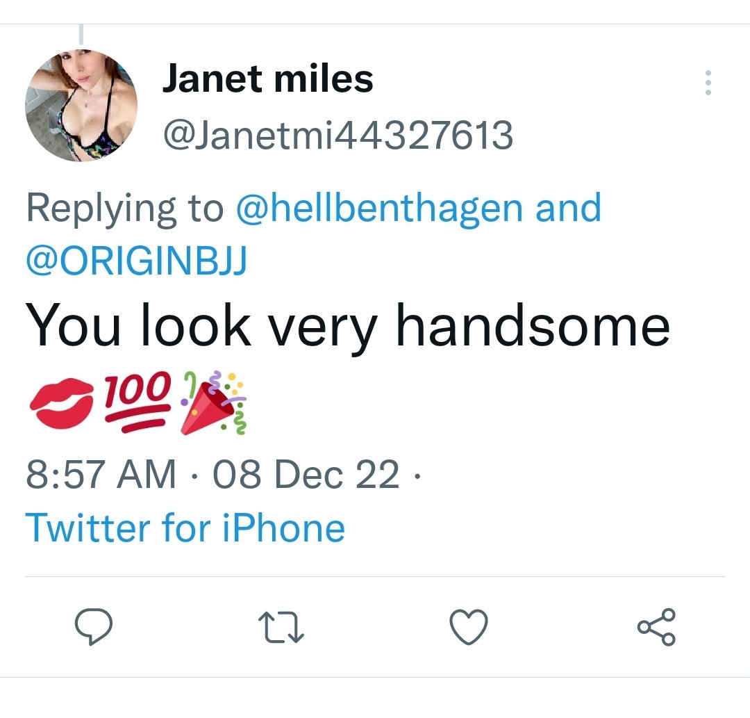 hellbenthagen's tweet photo. Janet doesn't know she's in trouble but once the wife sees this, she gone! #ByeByeBot 🤣😬 https://t.co/nHGtpYmNVu