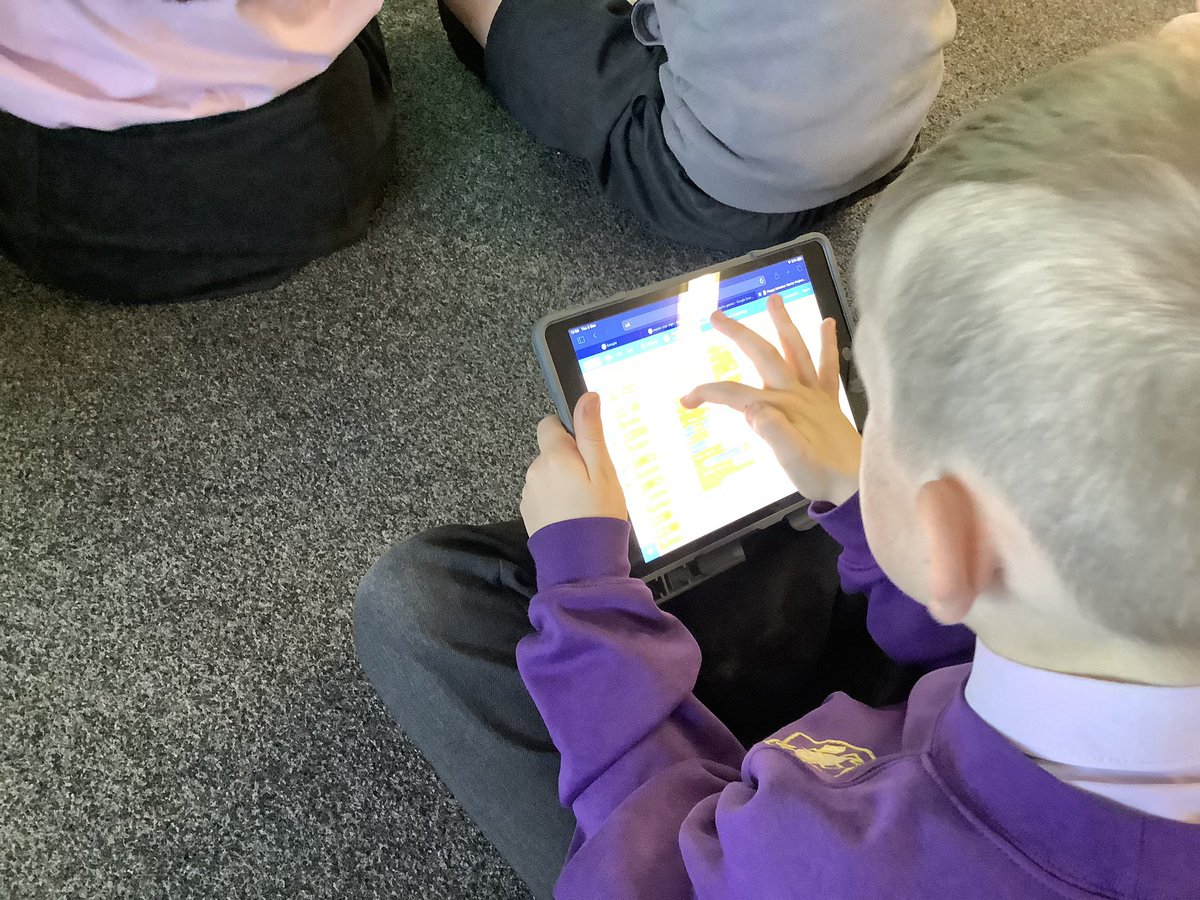 st_gerards's tweet photo. Primary 7 enjoying an afternoon of Christmas code along #NLcodealongs @NLDigitalSchool https://t.co/aHFHDa5qut