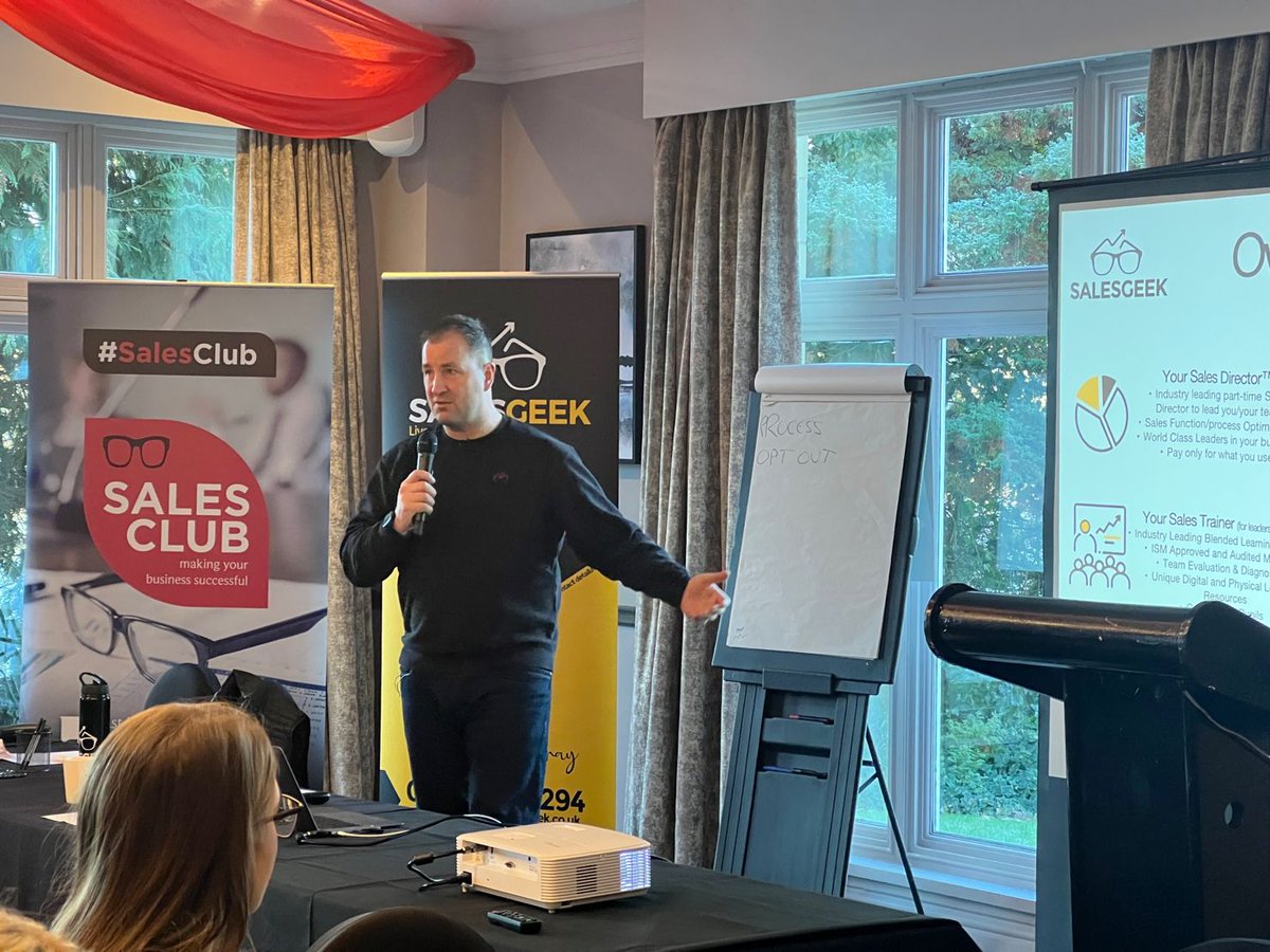 elancschamber's tweet photo. A brilliant turnout for today’s #SalesClub in partnership with @SalesGeekUK at @MercureDunk🤓

Our speakers Darren &amp; Graeme covered bundling products to generate increased #revenue.

A huge thank you to all attendees for making this morning a huge success!

#chamberevents #sales https://t.co/gACN5tn0q9
