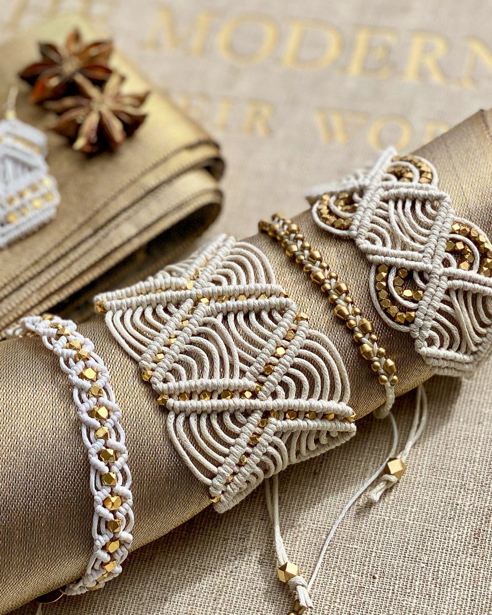CORDA_kelli's tweet photo. Did you miss the sale? TODAY ONLY: BOGO 50% - Let me help you send handmade gifts to all your friends - all from the same order. Just click "Ship to Multiple Addresses" at checkout. Add your gift message, and you're all set! Chat is on site for questions.- https://t.co/wx8CNjCGxS https://t.co/s5Y5pN83gL