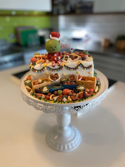 A stunning christmas cake made by Mark in our customer service team, look at the detail!! 🥕🥦🍰