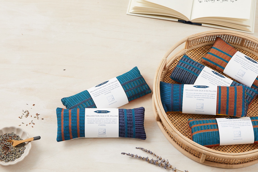 cecil_by's tweet photo. I've launched an online sale with 40% off the Coastal Collection scarves and snoods and 10% off the sleep masks and eye pillows. I'll send out a little extra treat for subscribers tomorrow, so head to the website &amp; sign up for stories behind the process.

https://t.co/PhaJGqgJin https://t.co/1SRzzlPcr2