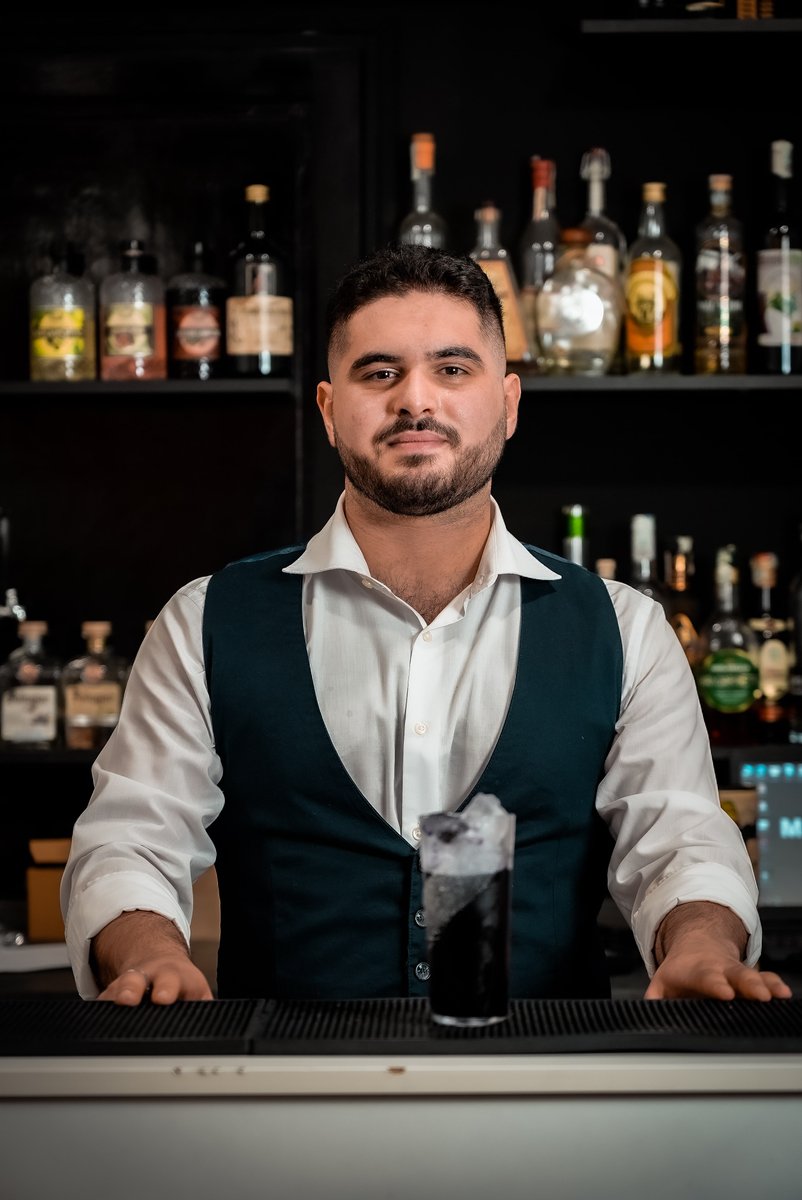 Partire da zero ed arrivare a creare e presentare davanti ad una classe intera il proprio cocktail è qualcosa di veramente unico! 
Complimenti ragazzi, continuate così! 

#mixologyacademy