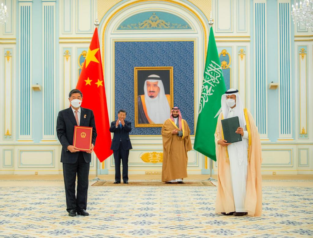 spagov's tweet photo. سمو #ولي_العهد وفخامة رئيس جمهورية #الصين الشعبية، يشهدان مراسم تبادل عدد من الاتفاقيات ومذكرات التفاهم الثنائية بين البلدين.
#الرئيس_الصيني_في_السعودية
#واس https://t.co/lQ7OeTjJhR