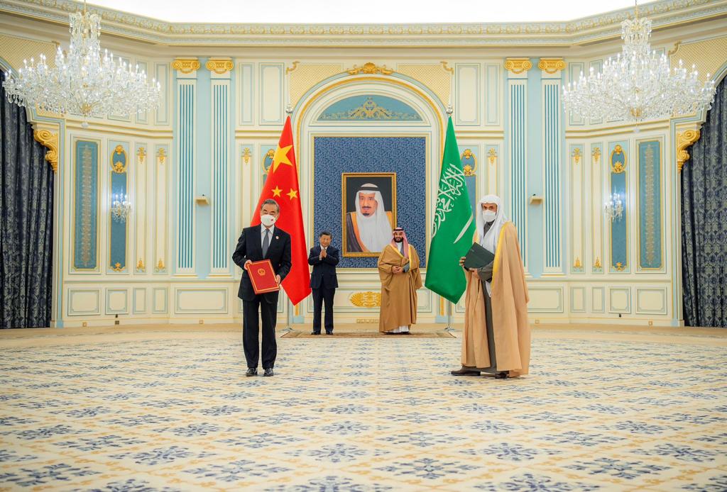 spagov's tweet photo. سمو #ولي_العهد وفخامة رئيس جمهورية #الصين الشعبية، يشهدان مراسم تبادل عدد من الاتفاقيات ومذكرات التفاهم الثنائية بين البلدين.
#الرئيس_الصيني_في_السعودية
#واس https://t.co/lQ7OeTjJhR
