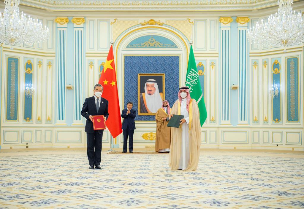 spagov's tweet photo. سمو #ولي_العهد وفخامة رئيس جمهورية #الصين الشعبية، يشهدان مراسم تبادل عدد من الاتفاقيات ومذكرات التفاهم الثنائية بين البلدين.
#الرئيس_الصيني_في_السعودية
#واس https://t.co/lQ7OeTjJhR