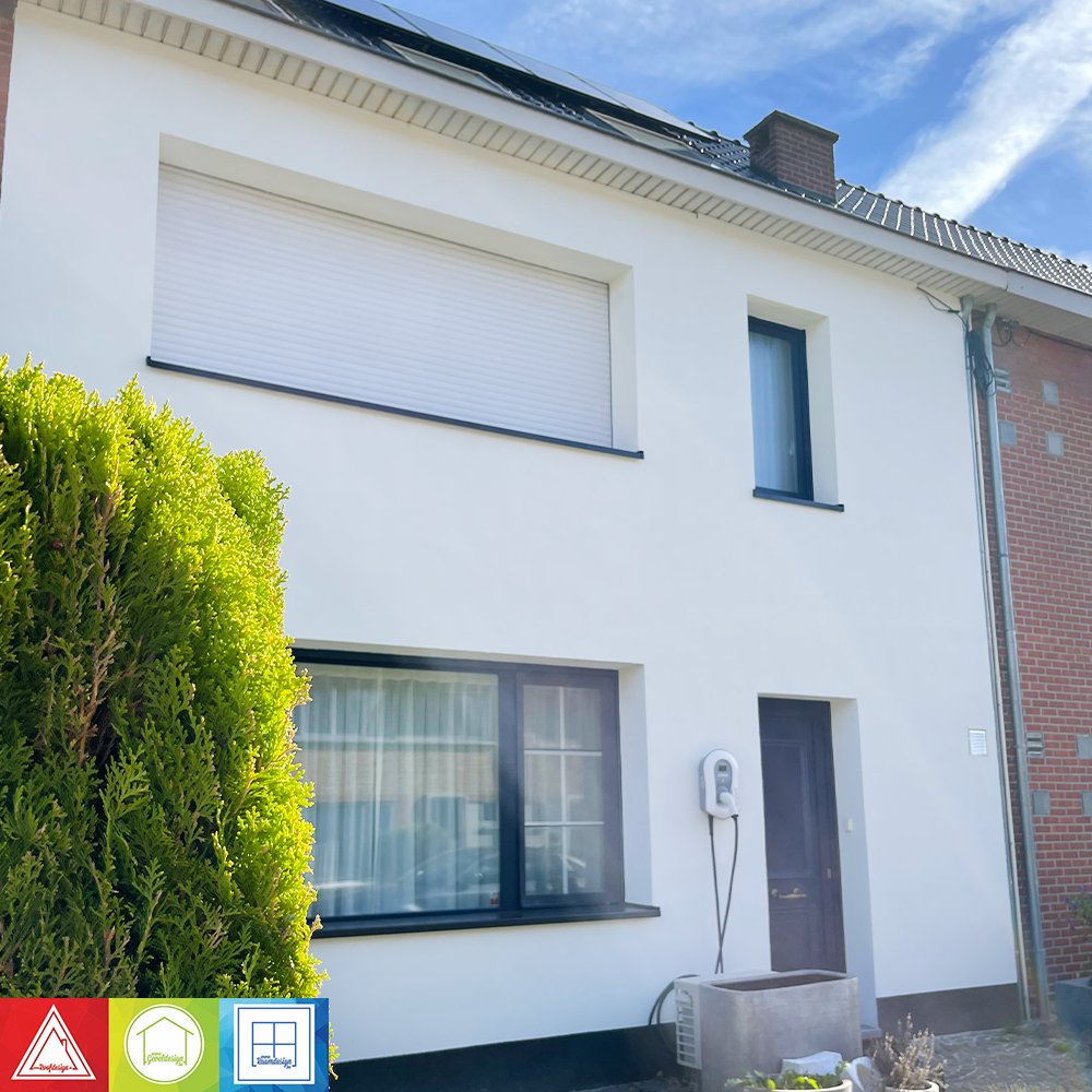 Geveldesign2250's tweet photo. Deze klanten kozen ervoor om met pleister te werken. Pleister zorgt ervoor dat je woning een hele andere look krijgt, geweldig toch! 🤩
#project #renovatie #bouw #pleister https://t.co/PfFYMY4wqR