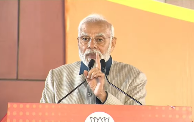 BJP4India's tweet photo. गुजरात के नतीजों ने सिद्ध किया है कि सामान्य मानवी में विकसित भारत के लिए कितनी प्रबल आकांक्षा है।

संदेश साफ है कि जब देश के सामने कोई चुनौती होती है तो देश की जनता का भरोसा भाजपा पर होता है।

- पीएम @narendramodi https://t.co/mYIkO67rkN