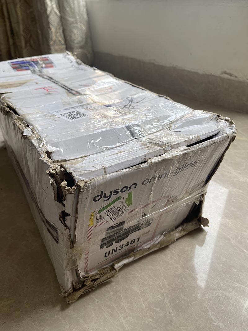 parshdelhi's tweet photo. so this is what @Flipkart @WorkAtFlipkart @jaagograhakjago delivered and completely not refunding money or returning it ! guys please be careful to order from flipkart, such scammers, sent me a used old product ! @ndtv @Ravishkumartv1 @Dyson https://t.co/4cqIaCpauv