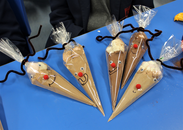 WellacreAcademy's tweet photo. We are very "fawn'd" of these Hot Chocolate Reindeer that Miss Harrison's form, 7.5, and P6 Reading Club, have made! 

These fabulous creations will be donated to Wellacre's @CyrilFlint Reverse Advent #ThankYou #Community https://t.co/gdpENz2HlY