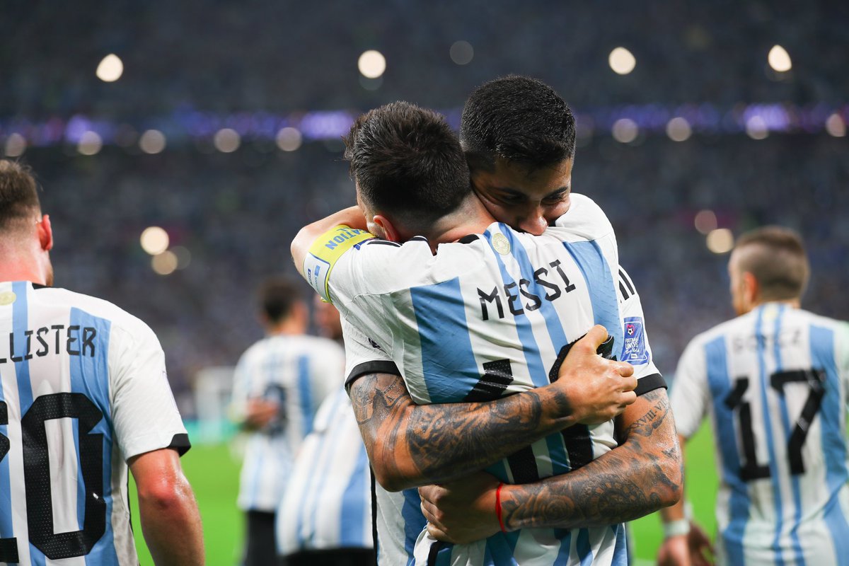 larre_03's tweet photo. Mañana cueste lo que cueste💪🏽🇦🇷
#TodosJuntos 🤜🤛

#Messi #SeleccionArgentina https://t.co/mCIY5FZXvZ