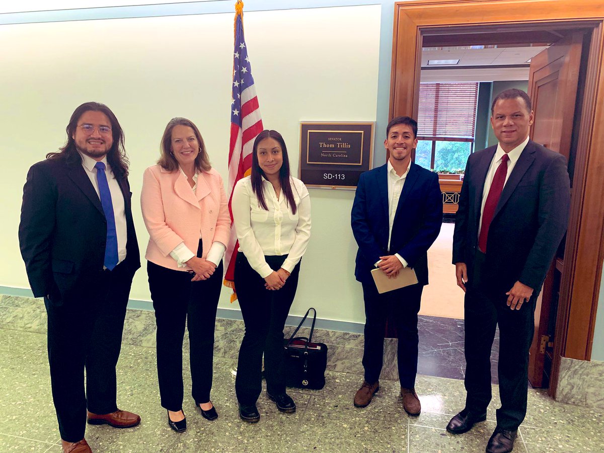 oscar71miranda's tweet photo. Last week I had the pleasure of meeting with @SenThomTillis office staff to share my story and discuss the need to protect #Dreamers &amp; pass legislation before the end of the year! Thank you to the @PresImmAlliance and @thedream_us for this opportunity #ProtectDreamers #HomeIsHere https://t.co/9W8DUoBeHf