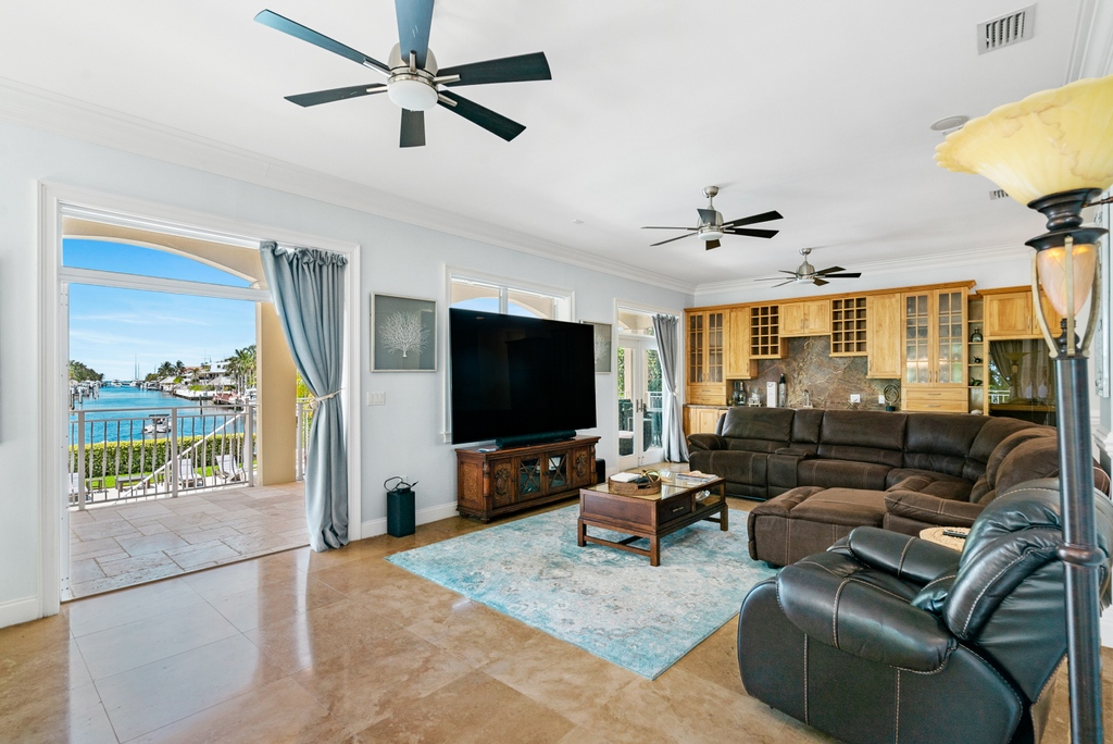 ✨FEATURED LISTING✨ 
📍 536 Ocean Cay Drive
🏡 4 Bed, 4.5 Bath 
💲 5,995,000

305-451-4078 | 305-664-4966 | americancaribbeanre.com/real-estate/53…

#FloridaKeysRealEstate #FloridaKeys #Islamorada #KeyLargo #Tavernier #AmericanCaribbeanRealEstate #Homesforsale #FloridaKeysHomes #christieshomes