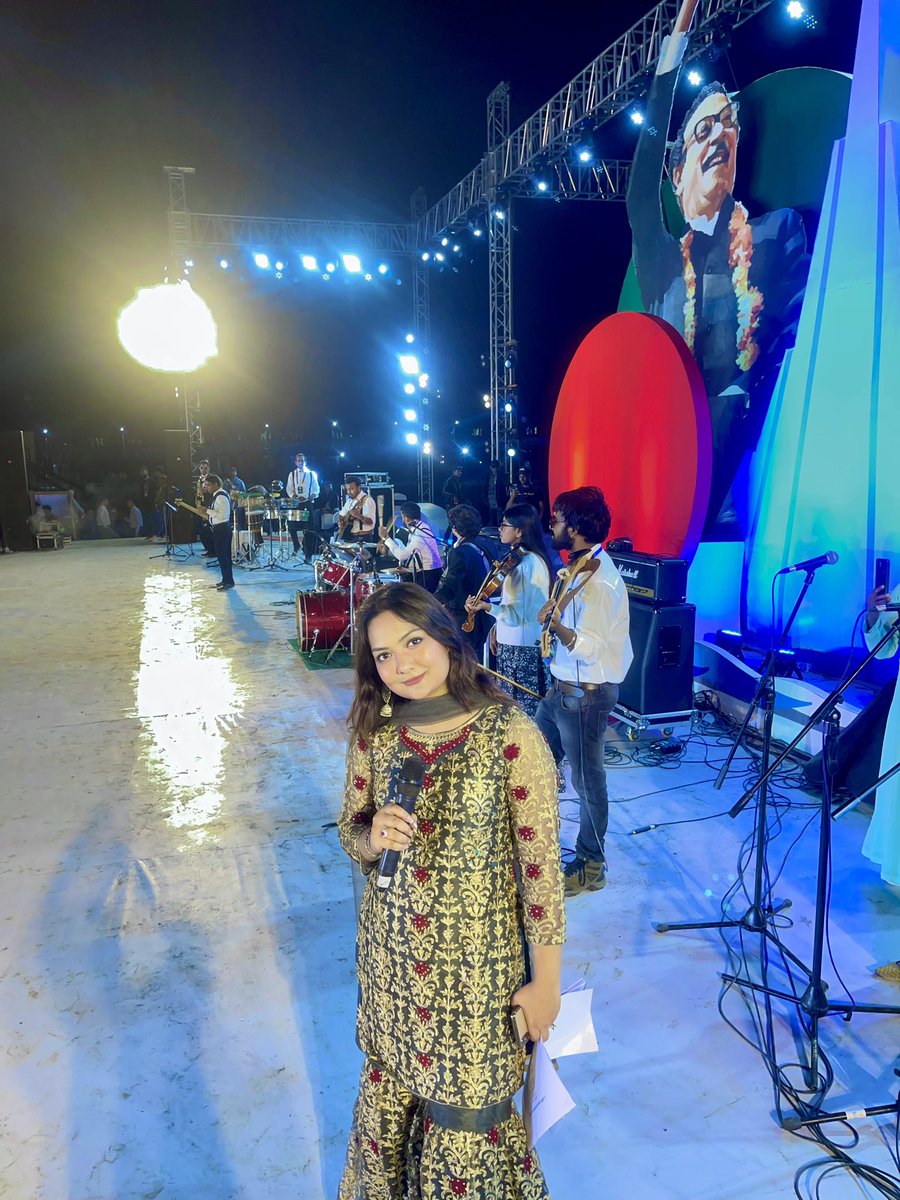 nodimusicbd's tweet photo. Had a great show last night in Cox’s bazar. International fleet review 2022, organised by Bangladesh navy. Our honourable prime minister, navy chief and navy officers of 22 countries attended the event. Thanks to Bangladesh Navy and Grey for organizing this wonderful event. ❤️🎤 https://t.co/Hr4m3eOtKX