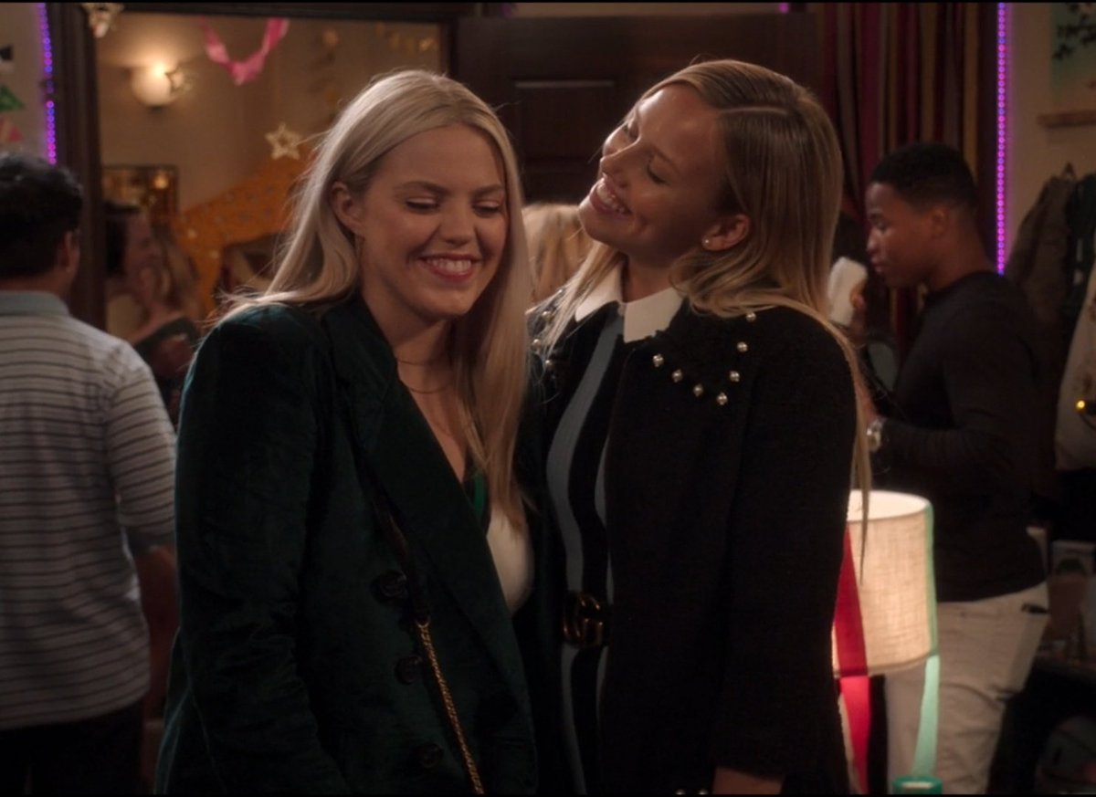 msrningstars's tweet photo. the way tatum looks so proud of leighton when she tells the girls she came out to her dad I CAN'T STOP FREAKING OUT #slocg https://t.co/JhG8BFBkD9