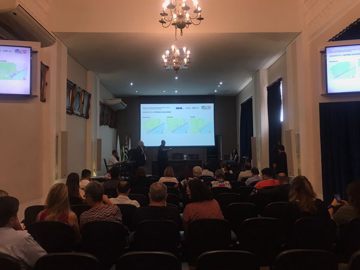 MobiliseCityLAT's tweet photo. Con la participación ciudadana, logramos #ciudades sostenibles diseñadas para las personas. 🚶‍♀️🚴‍♀️🏙

¡Hoy se presentó con la población el diagnóstico y propuesta de acción del Plan Regional de Movilidad Sostenible y Logística de la Baixada Santista! 🇧🇷🙌👊 https://t.co/dUEECj7RJA