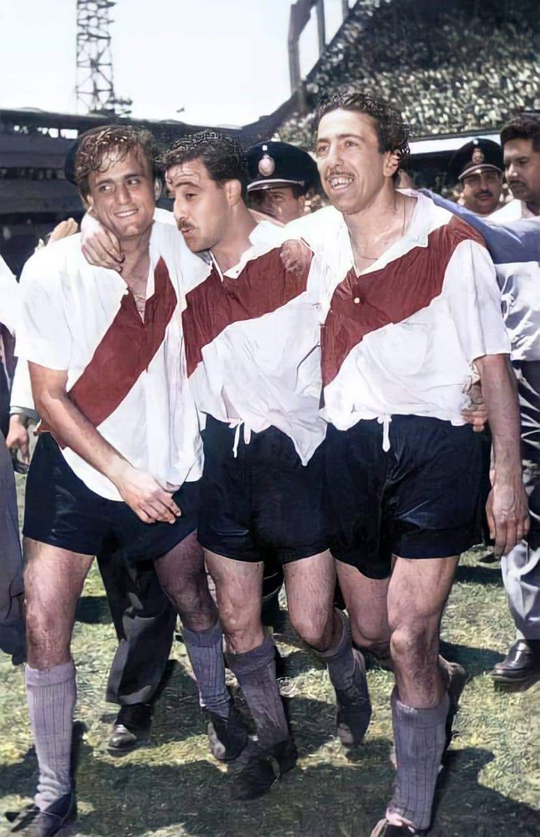 TanoSantarsiero's tweet photo. Un 8 de Diciembre del 55' River empieza perdiendo 1-0 y le da vuelta el súperclasico en su cancha para ser campeón ahí, con goles de Labruna (cuándo no?) y Zárate, ambas asistencias fueron de Walter Gómez. Un día como hoy "El Millo" otra vez campeón en casa del rival de siempre! https://t.co/reL5mc9TYW